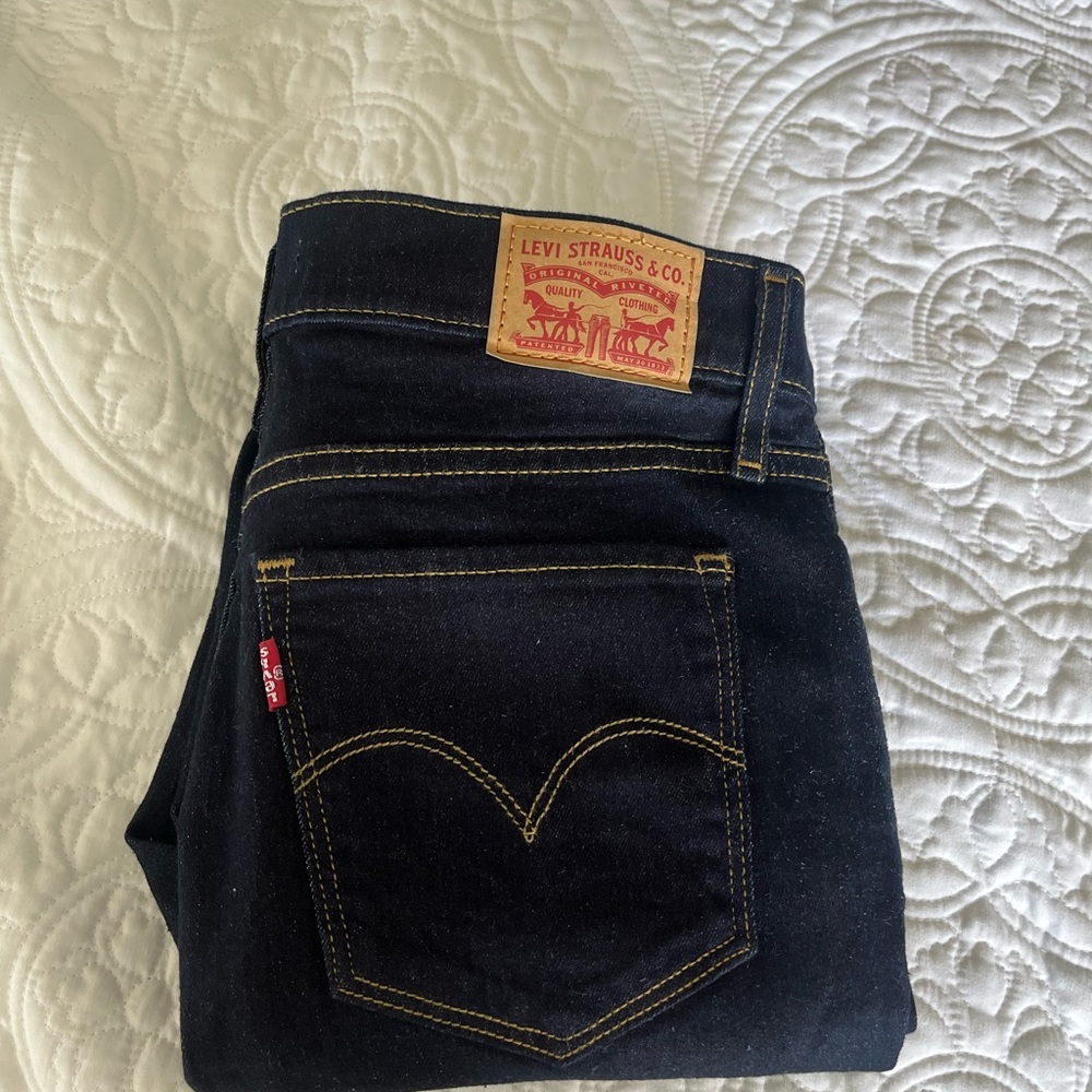 Levi’s 312 shaping slim size 27
